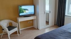 Schlafzimmer 1 mit TV